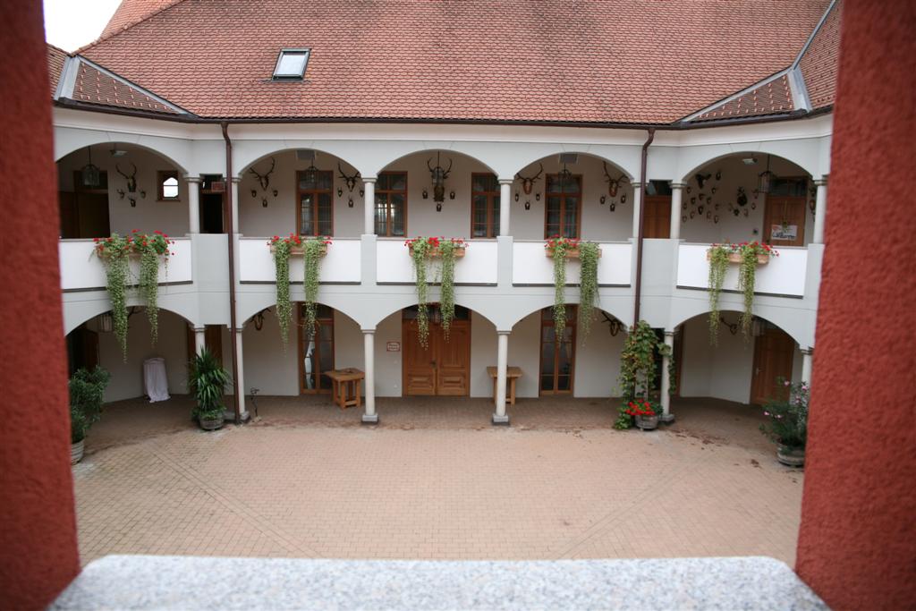 2011-10-09 Herbstausfahrt zum Schloß-Weingut Thaller